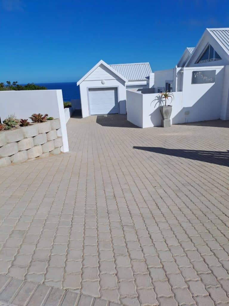 Dana By - New driveway paving, swimming pool construction, artificial grass installation
