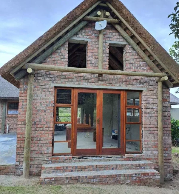 Brandwacht - Extensions and alterations to existing lawn roof house, thatch roofing