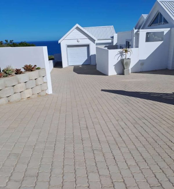 Dana By - New driveway paving, swimming pool construction, artificial grass installation